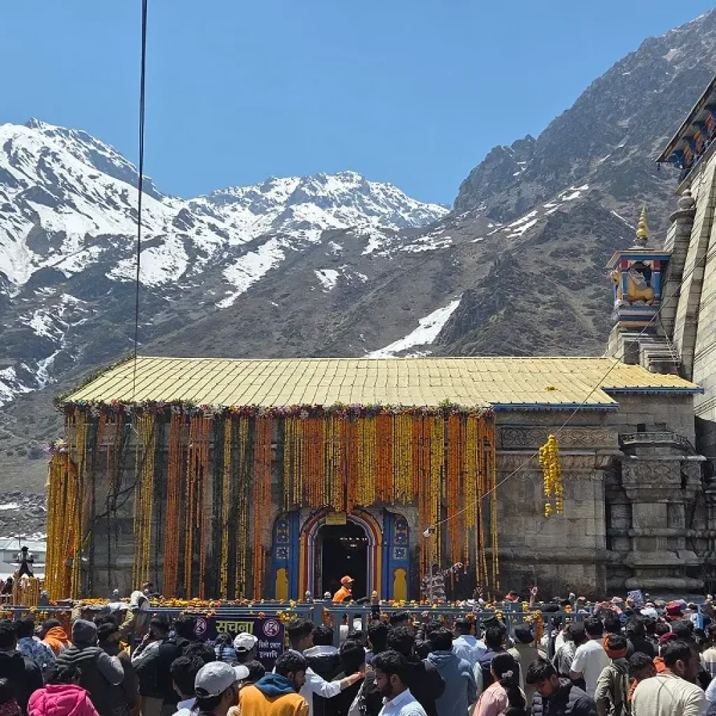 beautifully decorated kedarnath temple