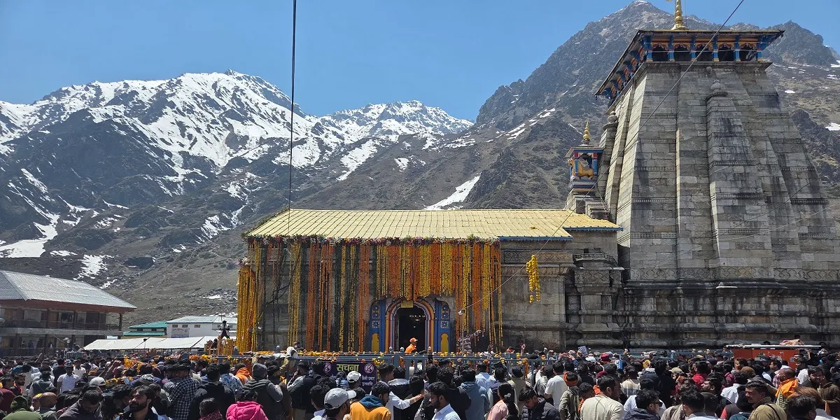 beautifully decorated kedarnath temple