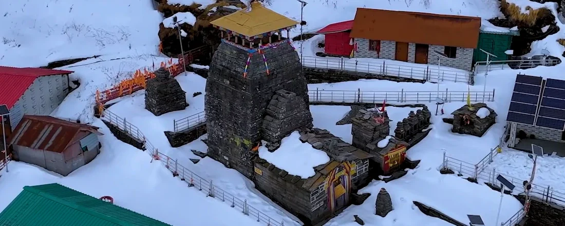 tungnath temple in uttarakhand wide view
