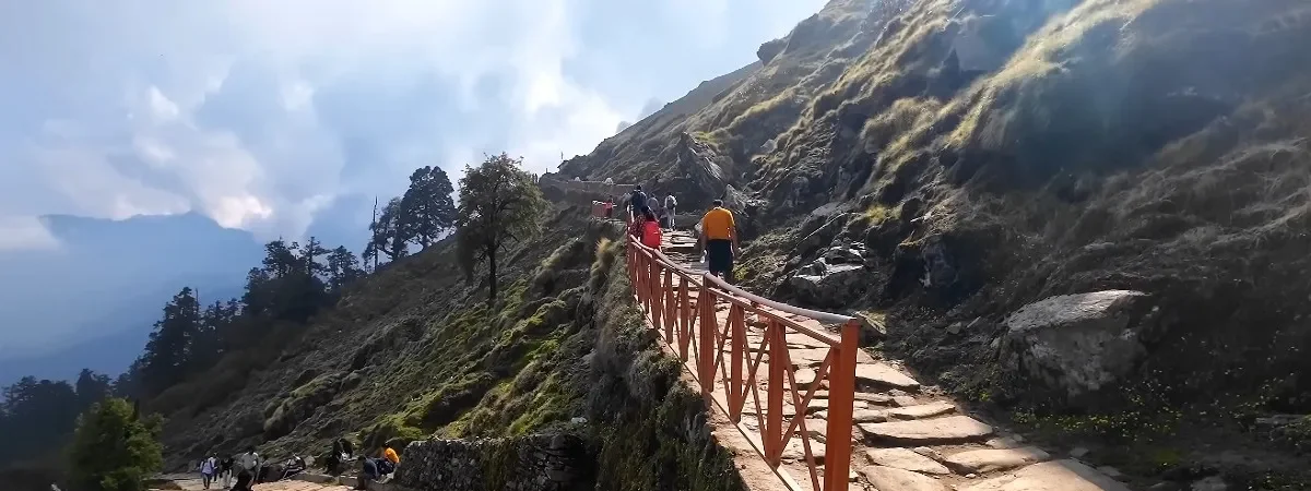 tungnath temple trek route from chopta