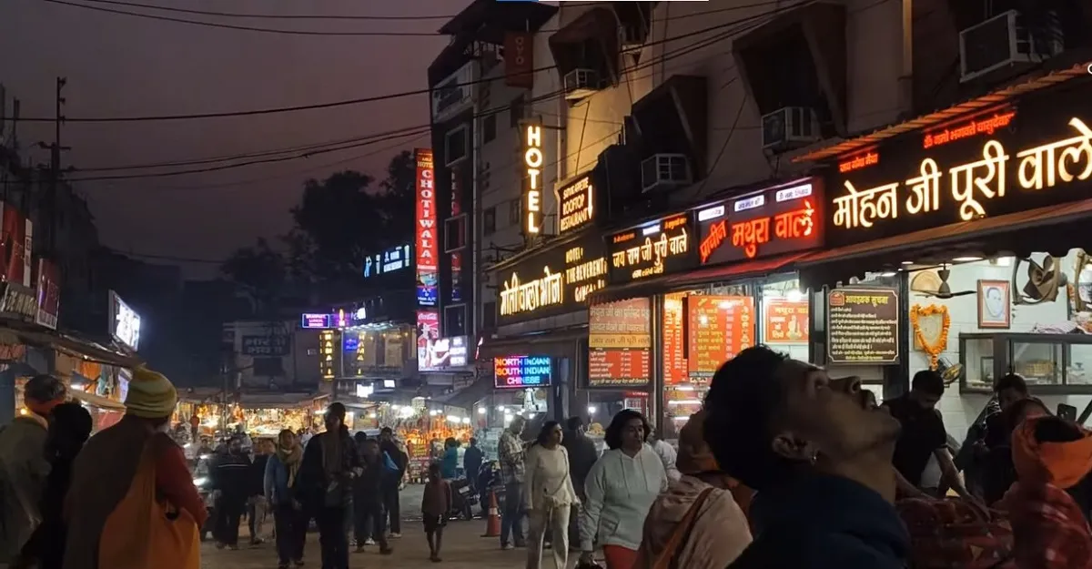 bara bazaar in haridwar at night
