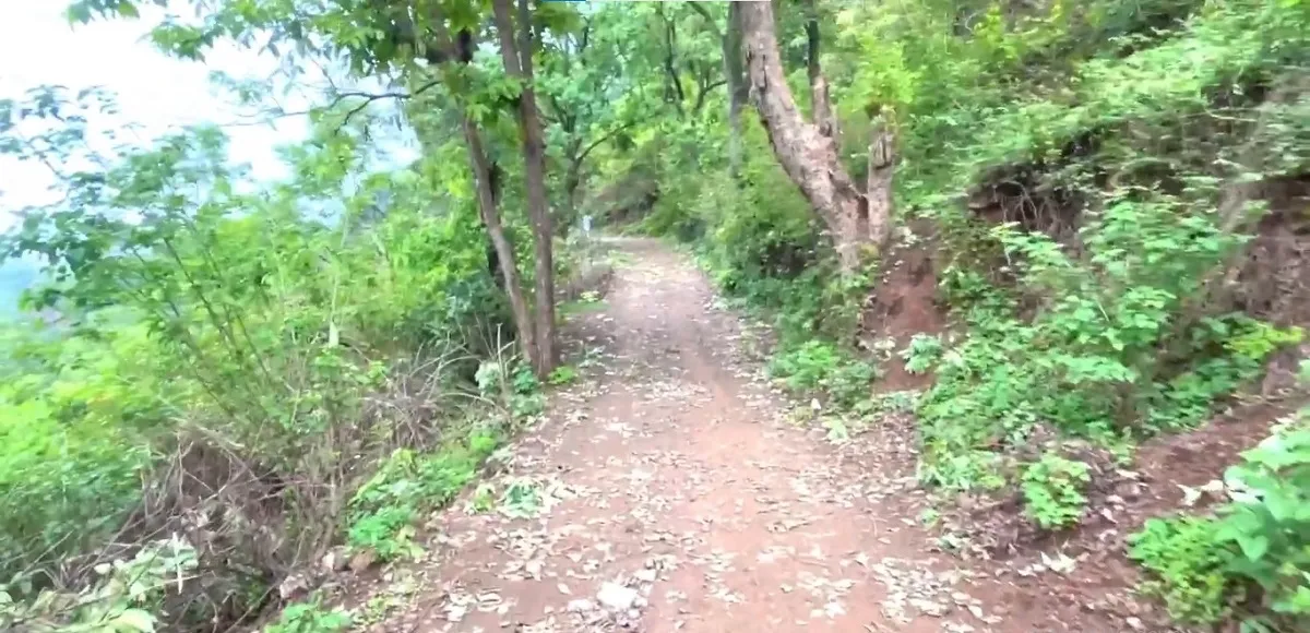 jhilmil gufa trek in Rishikesh