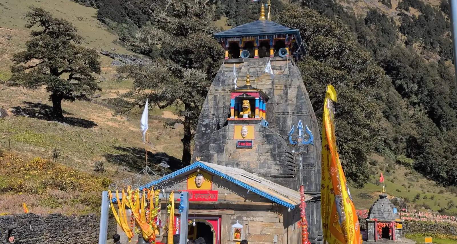 madhmaheshwar temple in uttarakhand part of the panch kedar temples