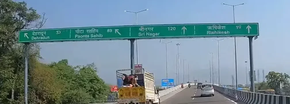 rishikesh distance board on road route