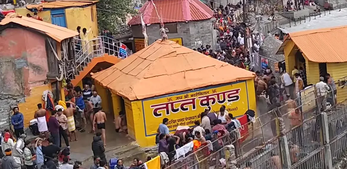 tapt kund badrinath natural hot water spring