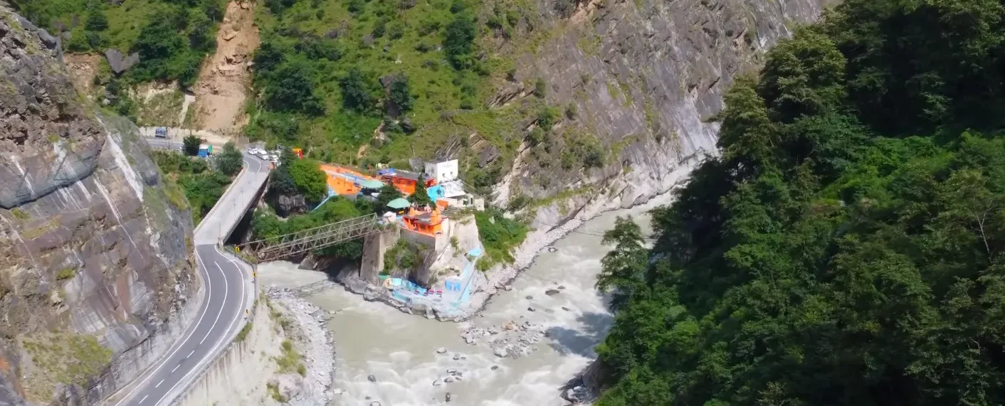 vishnuprayag bridge over the confluence of alaknanda and dhauliganga