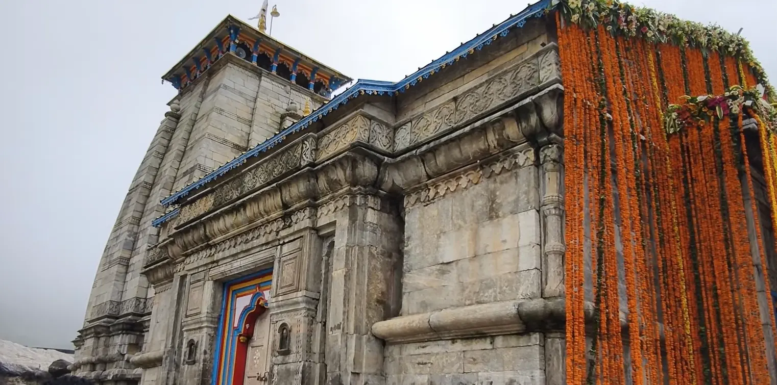 who built the kedarnath temple architecture