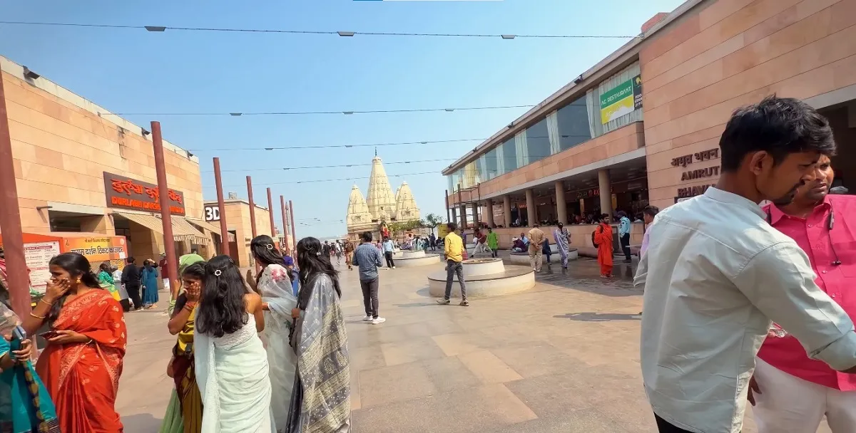 kashi vishwanth temple corridor